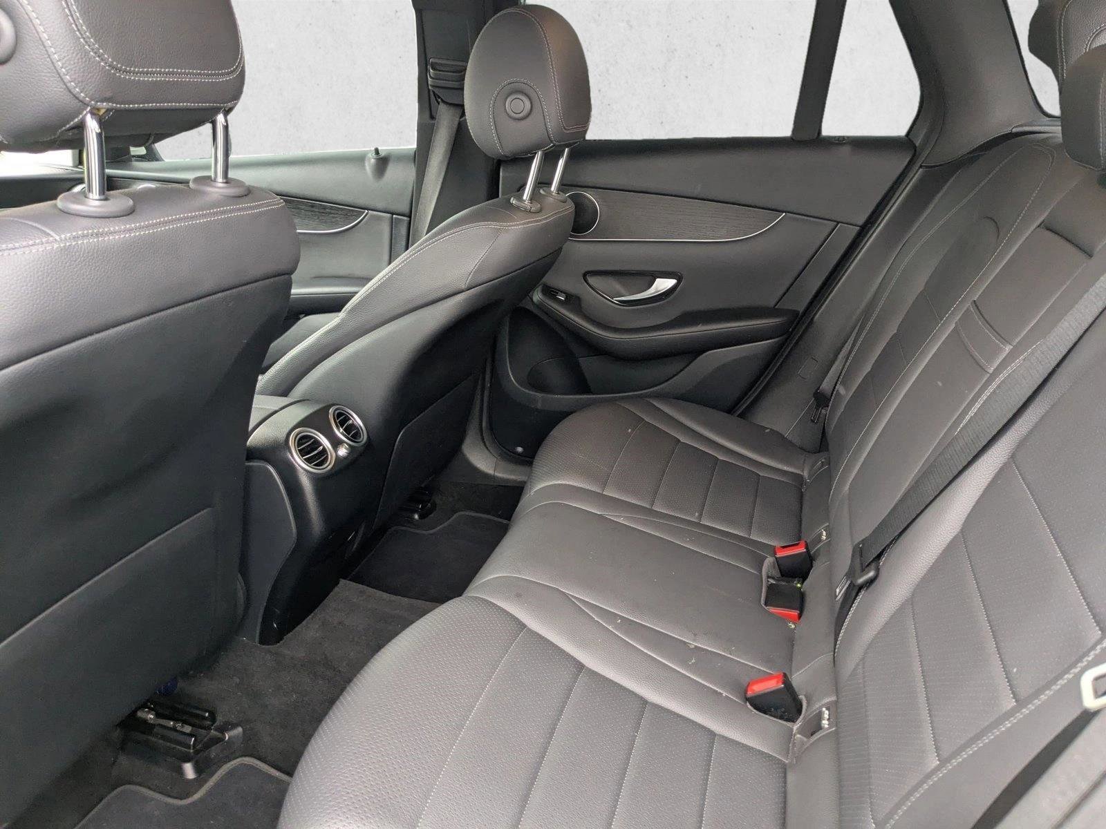 Used 2021 Mercedes-Benz GLC 300 image 17