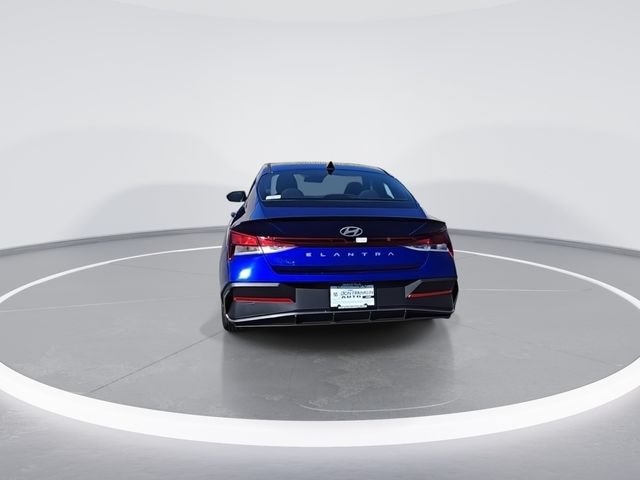 Certified 2025 Hyundai Elantra Sport FWD image 7