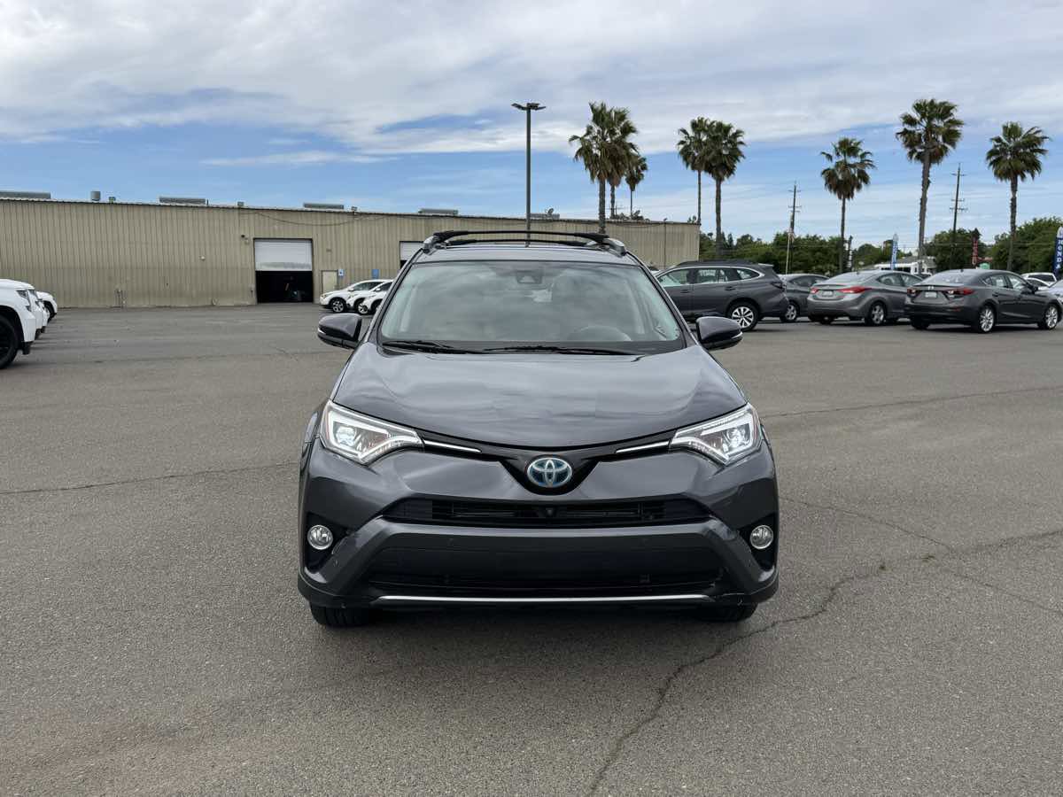 Used 2017 Toyota RAV4 Limited w/ Advanced Technology Package AWD/4WD image 4