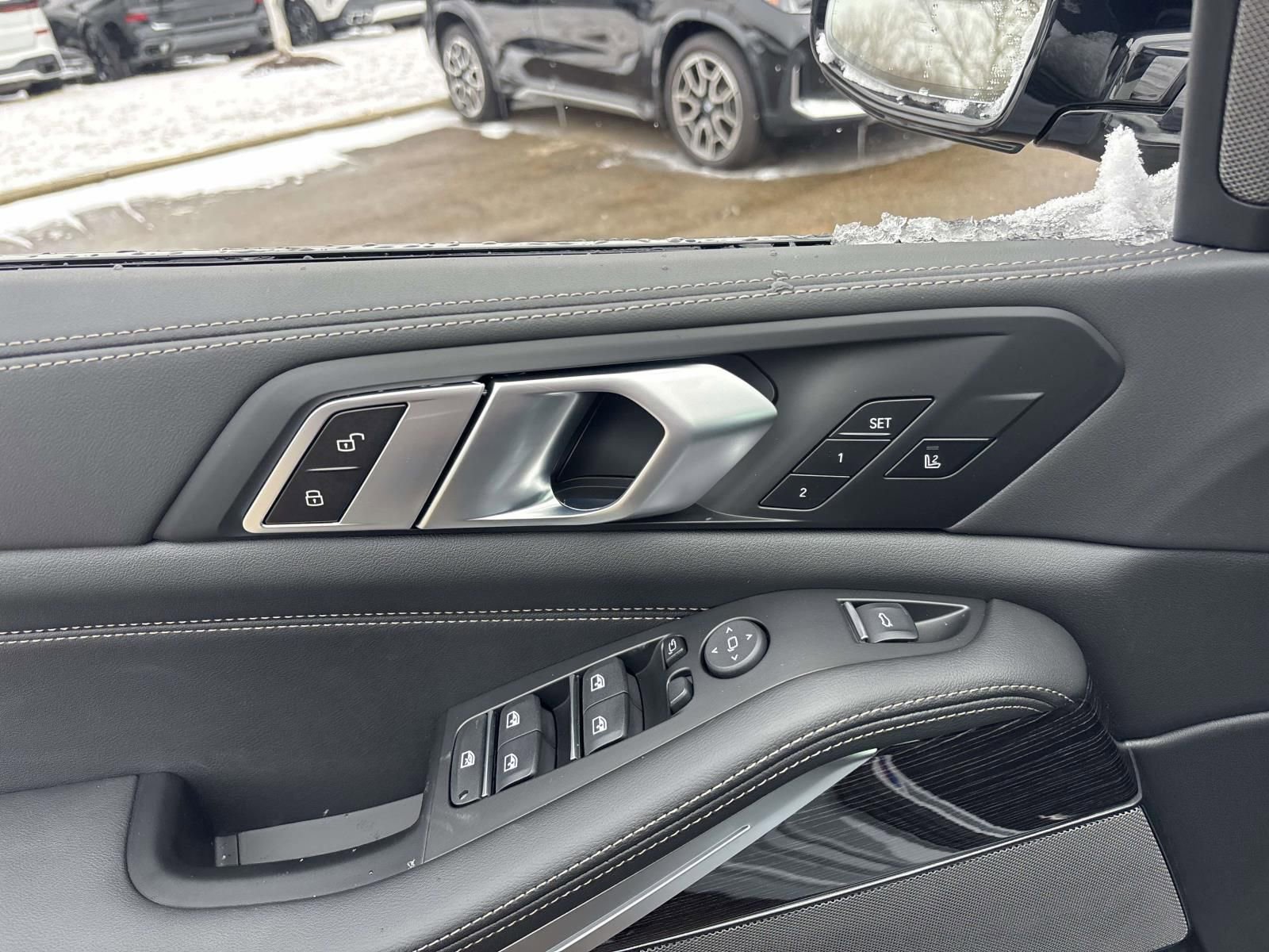 New 2026 BMW X5 xDrive40i w/ M Sport Package AWD/4WD image 12