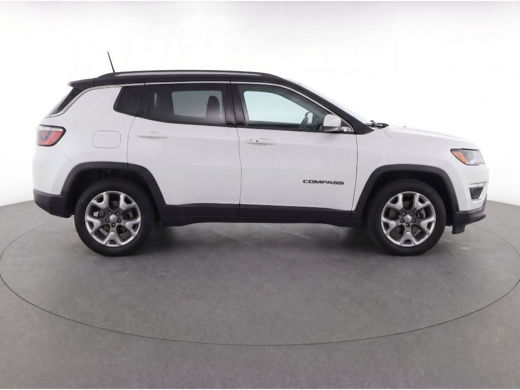 Used 2017 Jeep Compass Limited w/ Safe & Security Group AWD/4WD image 8