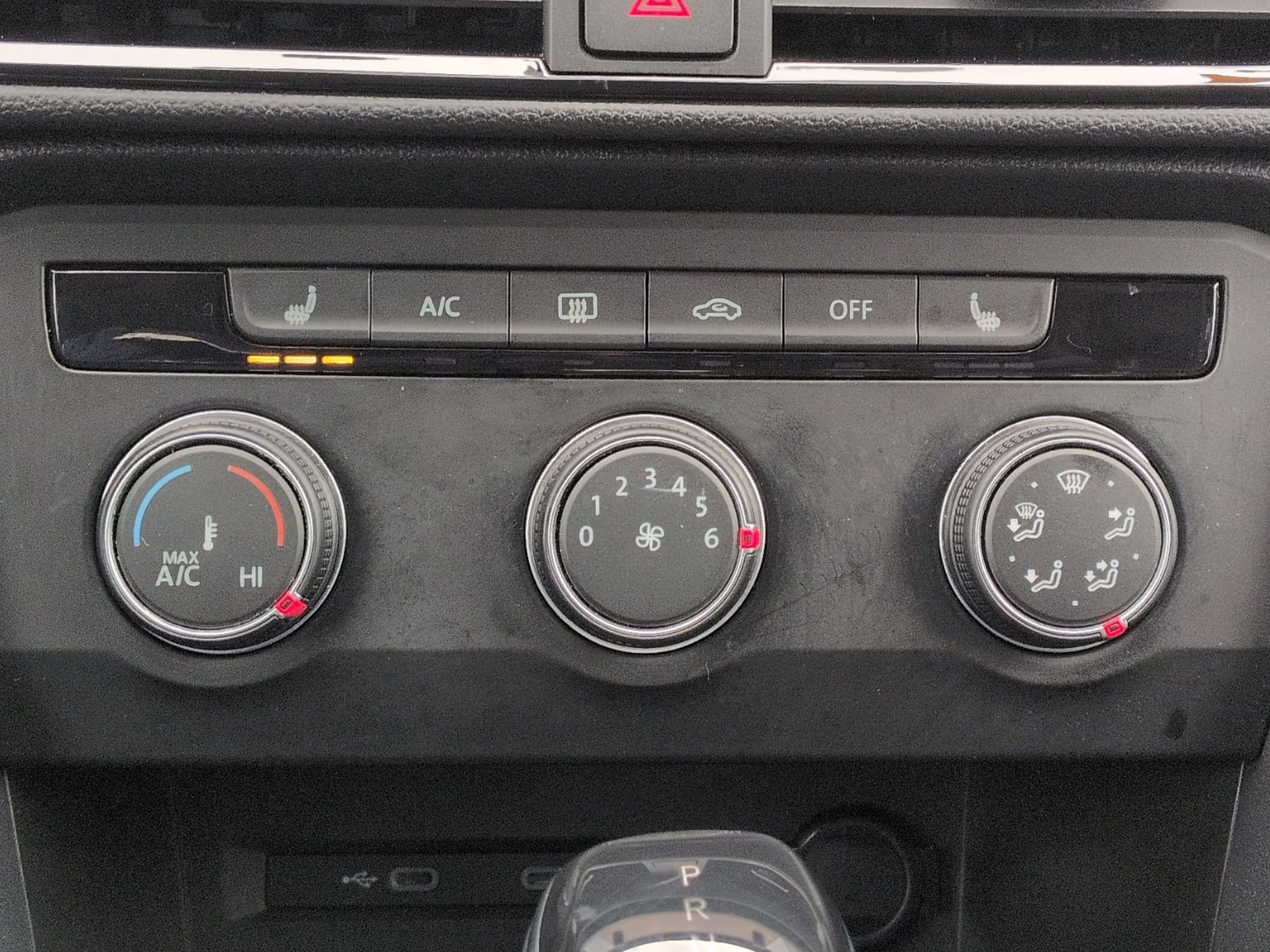 Used 2022 Volkswagen Taos SE image 18