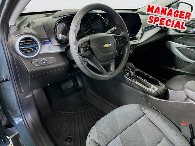 Used 2025 Chevrolet Trax LS w/ LS Convenience Package FWD image 10
