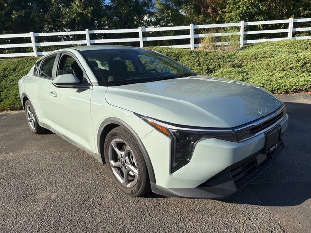 Certified 2025 Kia K4 LXS image 1