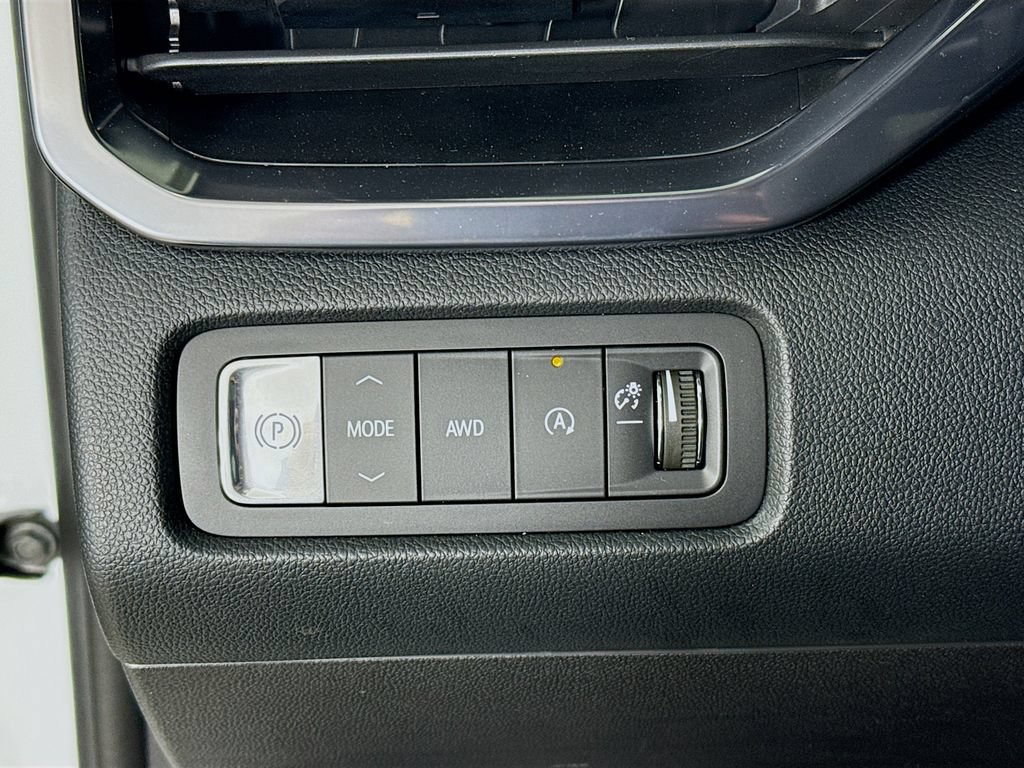 Used 2026 GMC Acadia AT4 w/ Super Cruise Package AWD/4WD image 12