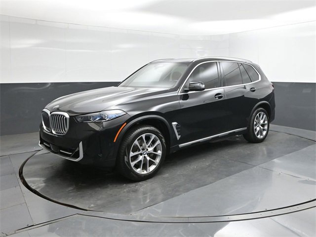 New 2024 BMW X5 sDrive40i w/ Premium Package