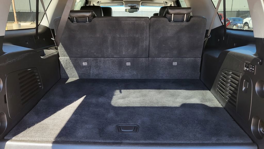 Used 2019 GMC Yukon XL SLT w/ Premium Edition image 12