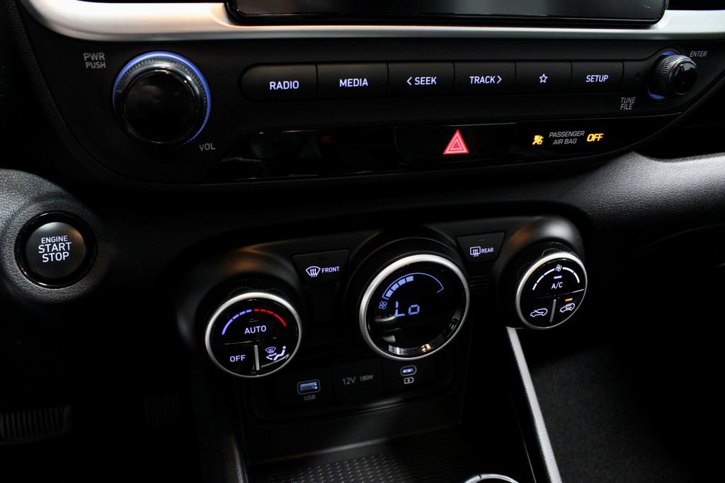 Certified 2024 Hyundai Venue SEL FWD image 33