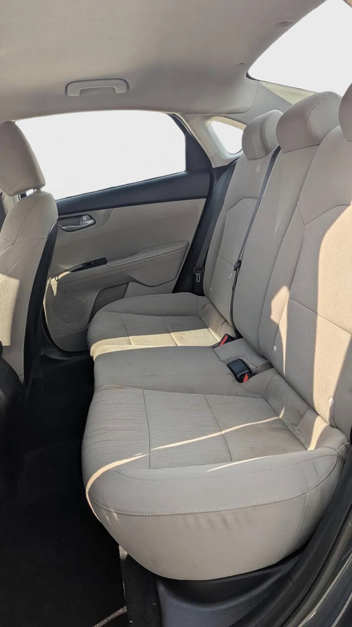 Used 2019 Kia Forte LXS image 12