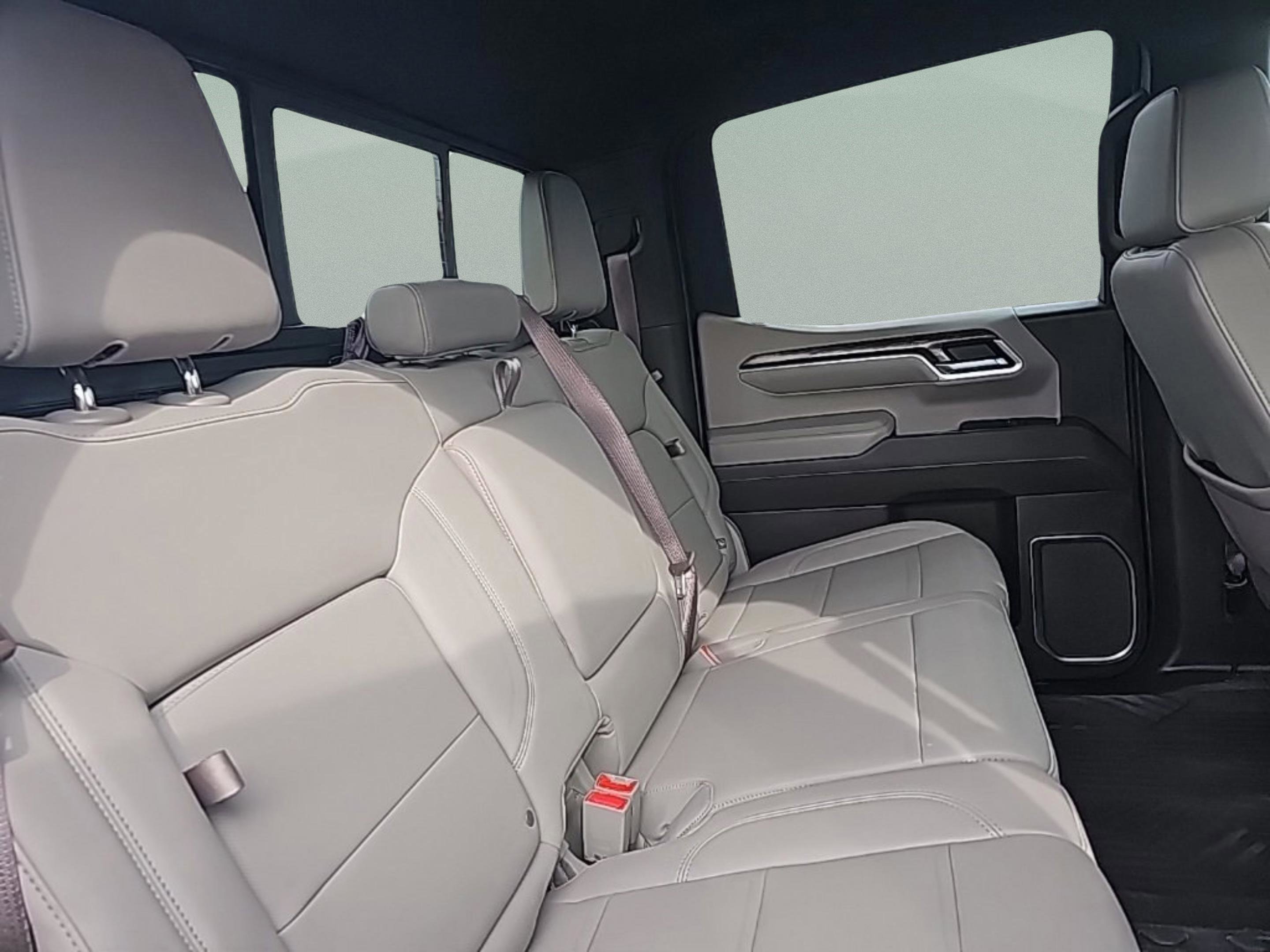 Used 2023 Chevrolet Silverado 1500 LTZ image 24