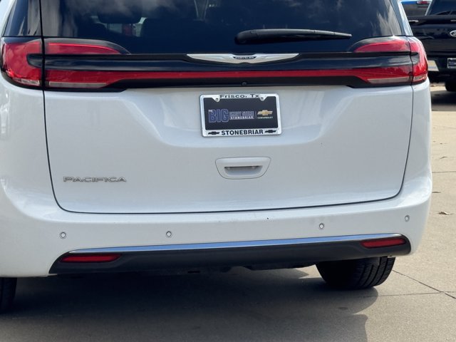 Used 2024 Chrysler Pacifica Touring-L FWD image 8