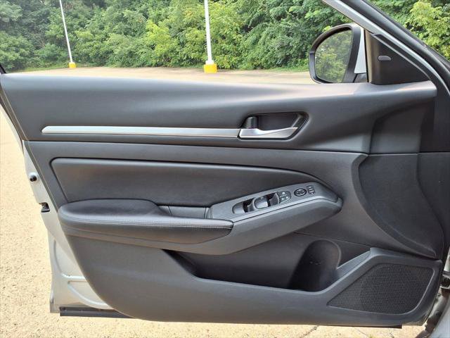 Used 2022 Nissan Altima 2.5 SV FWD image 13