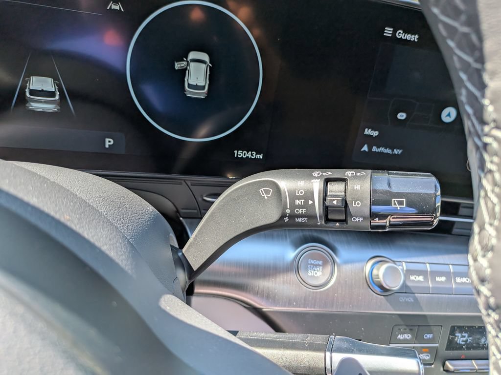 Used 2024 Hyundai Kona Limited AWD/4WD image 29