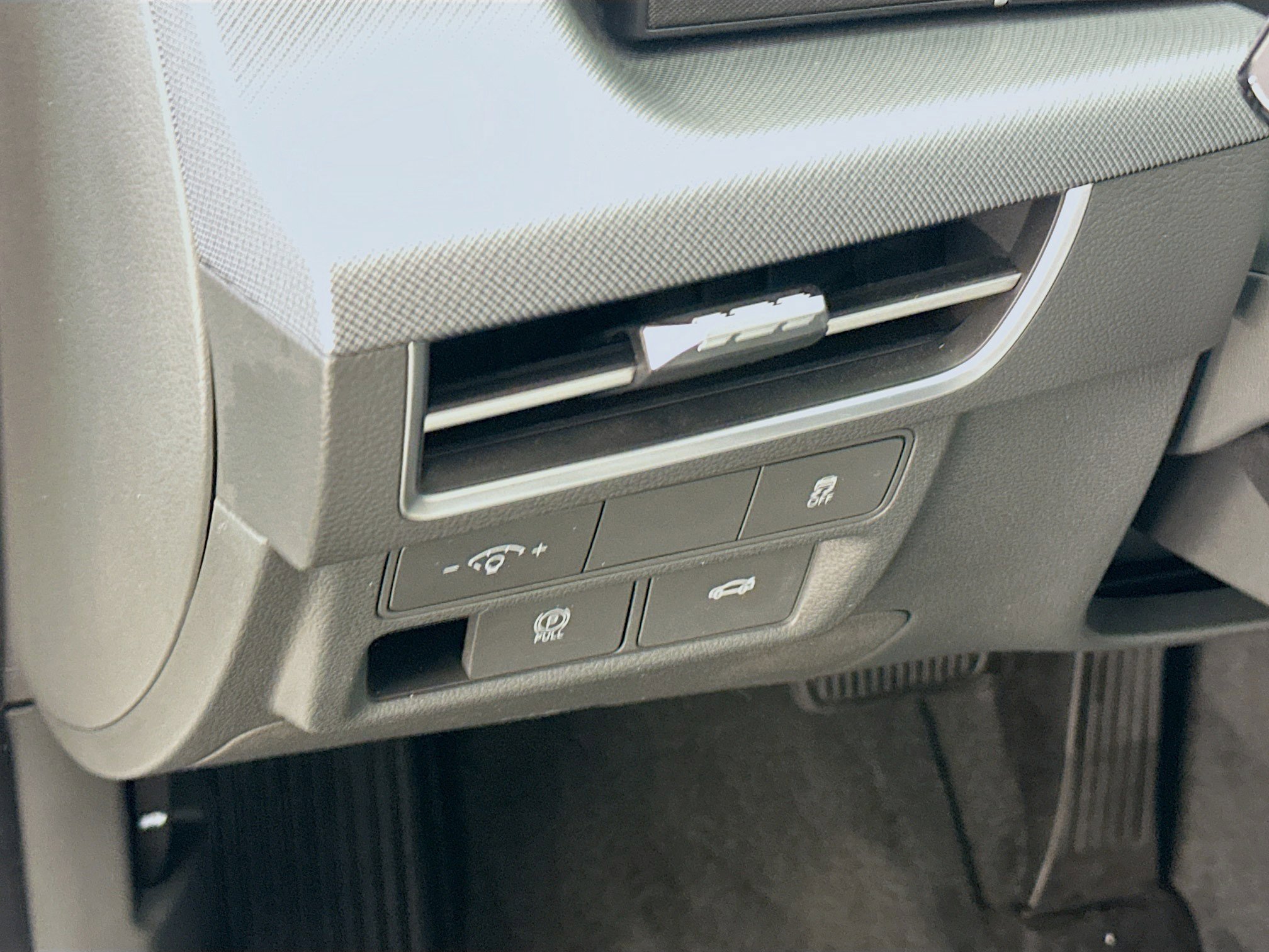 Used 2025 Hyundai Sonata SEL FWD image 17