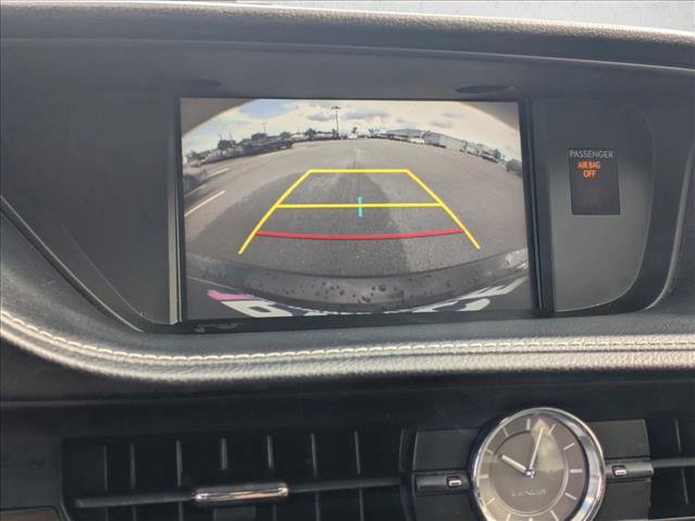 Used 2017 Lexus ES 300h w/ Navigation System Package image 13