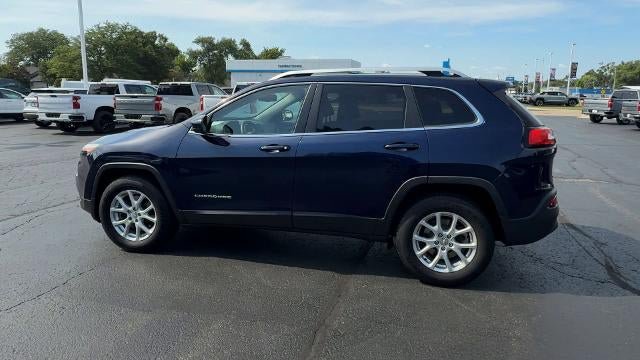 Used 2016 Jeep Cherokee Latitude AWD/4WD image 6