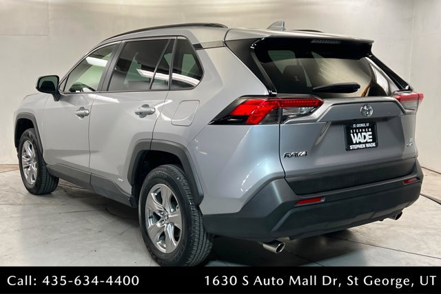Used 2025 Toyota RAV4 LE AWD/4WD image 3