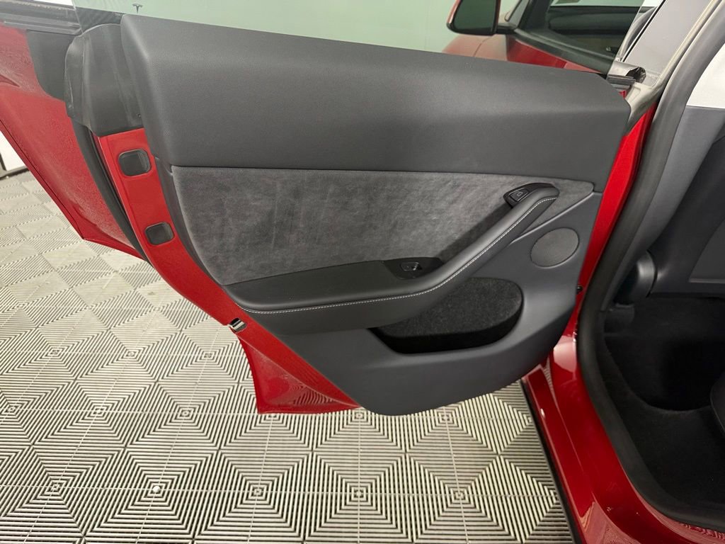 Used 2023 Tesla Model Y Long Range AWD/4WD image 26
