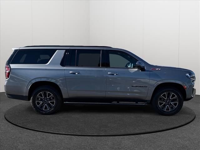 Used 2021 Chevrolet Suburban Z71 w/ Luxury Package image 4