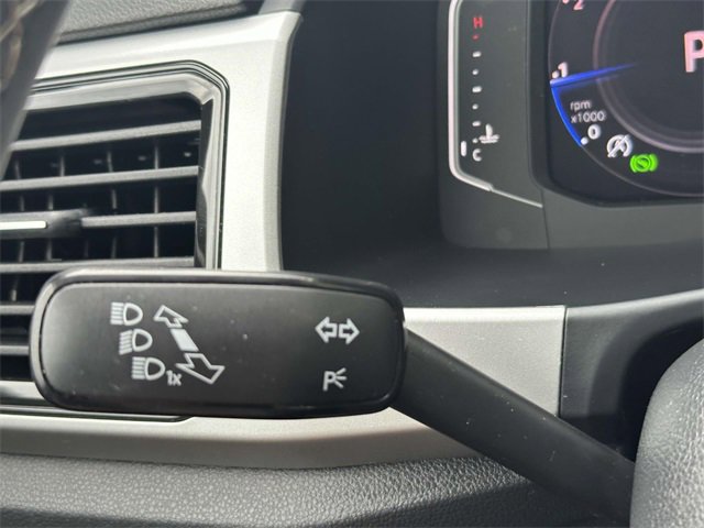 Certified 2022 Volkswagen Atlas Cross Sport SE image 27