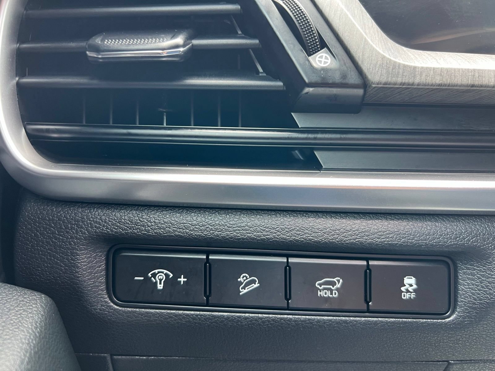 Used 2025 Kia Telluride EX w/ EX Captain's Chair Package FWD image 39