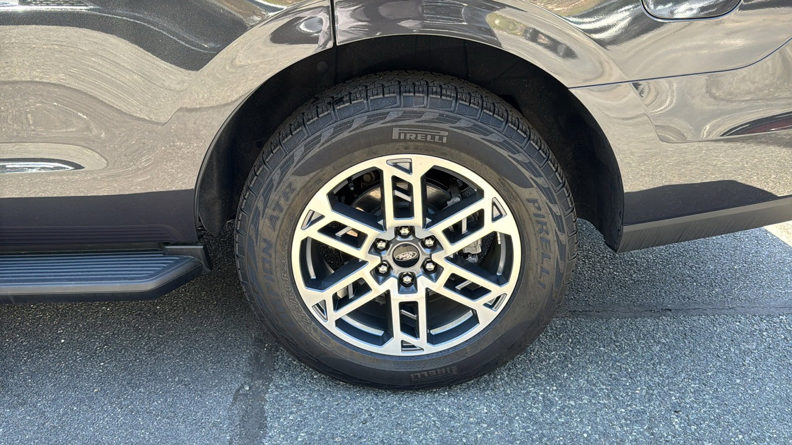 Used 2025 Ford Expedition Active AWD/4WD image 4