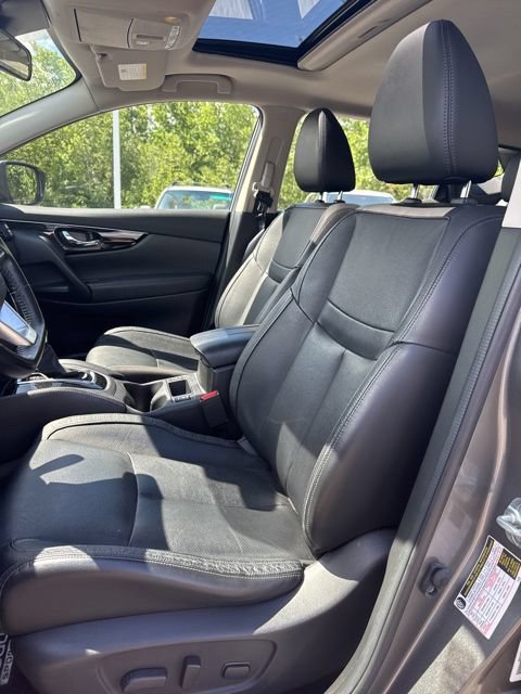 Certified 2017 Nissan Rogue Sport SL w/ SL Premium Package AWD/4WD image 9