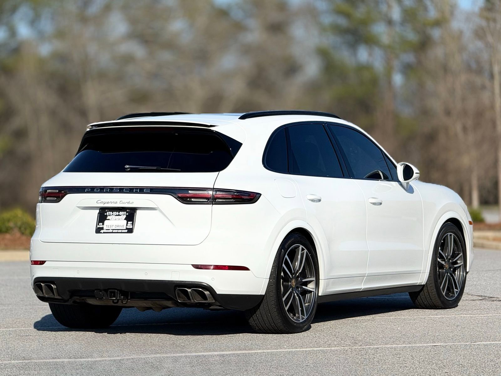 Used 2019 Porsche Cayenne Turbo image 10