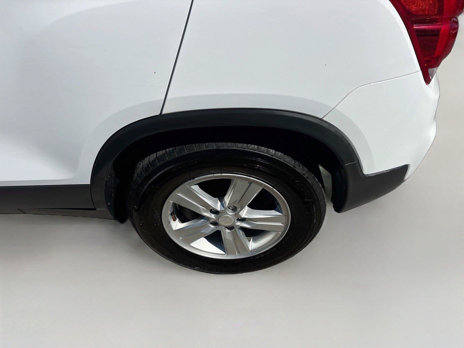 Used 2020 Chevrolet Trax LT w/ Driver Confidence Package FWD image 29