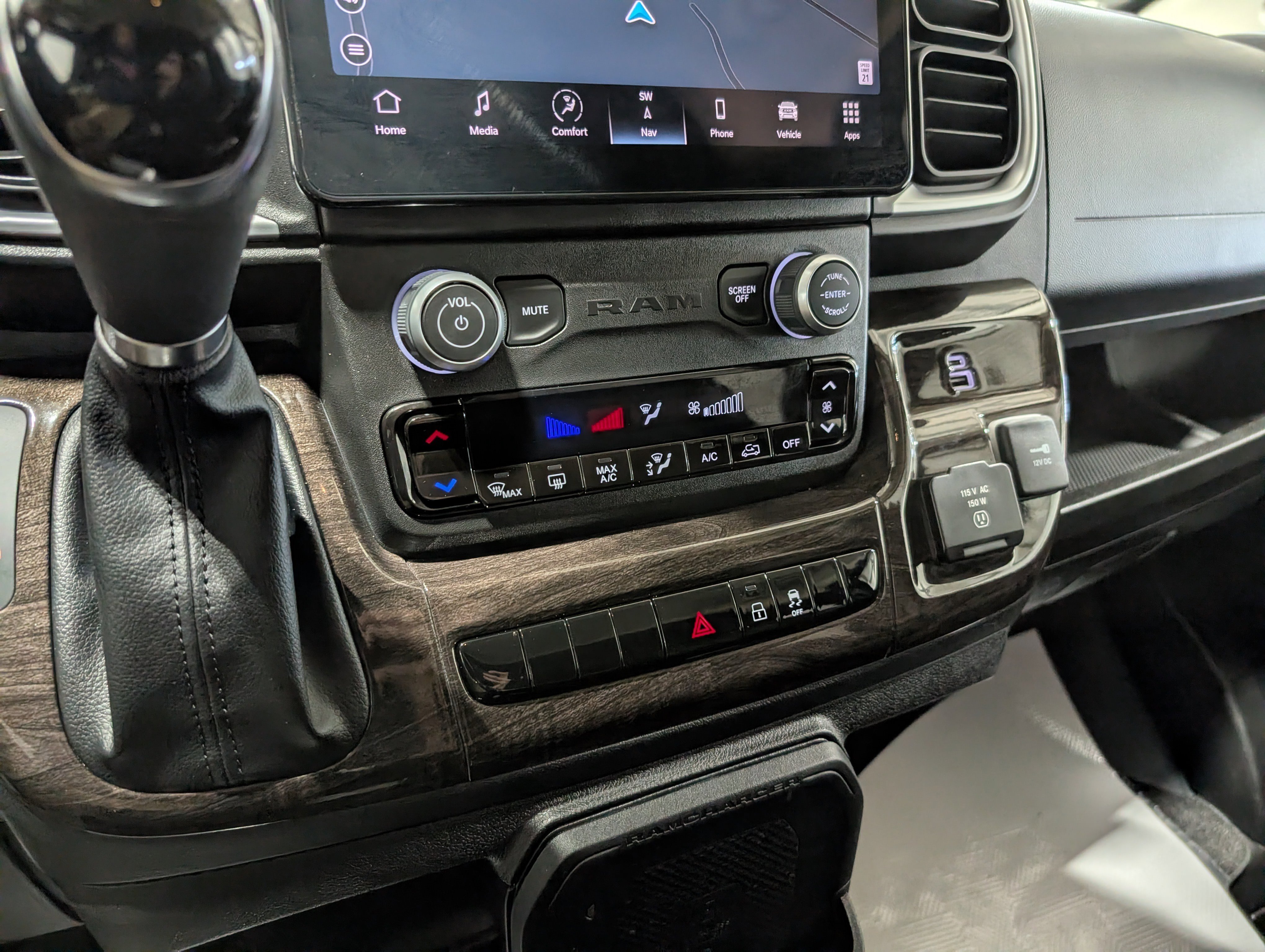 Used 2023 RAM ProMaster 2500 w/ Driver Convenience Group image 28