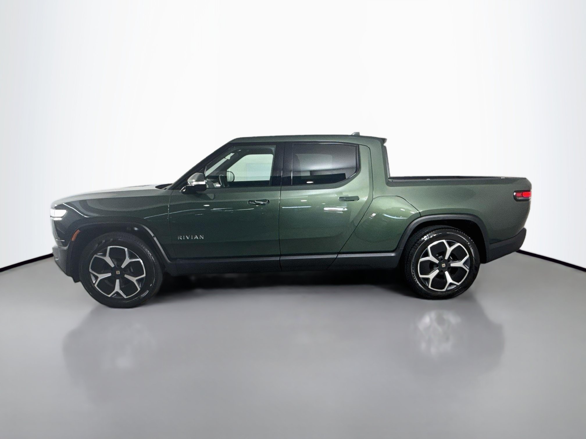 Used 2024 Rivian R1T Adventure AWD/4WD image 6