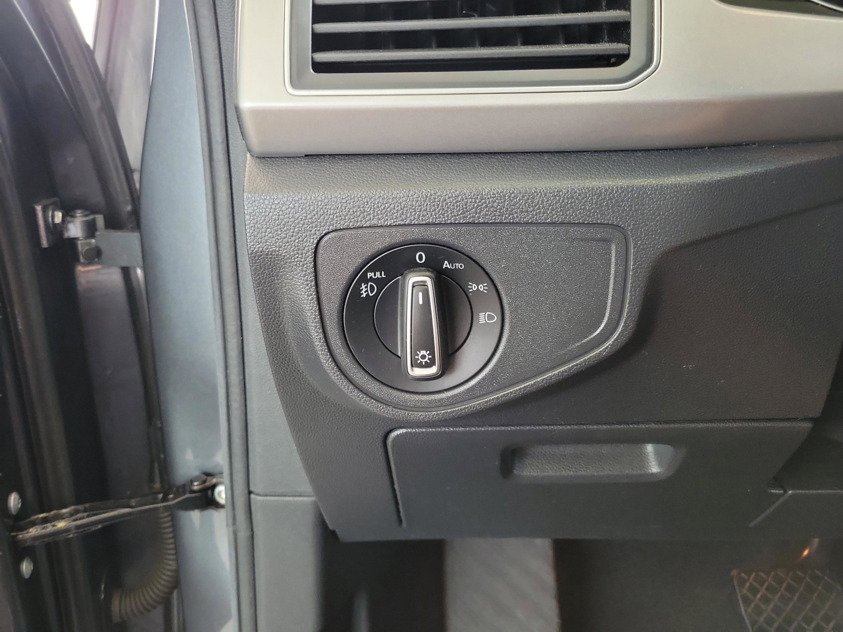 Used 2019 Volkswagen Atlas SE FWD image 11