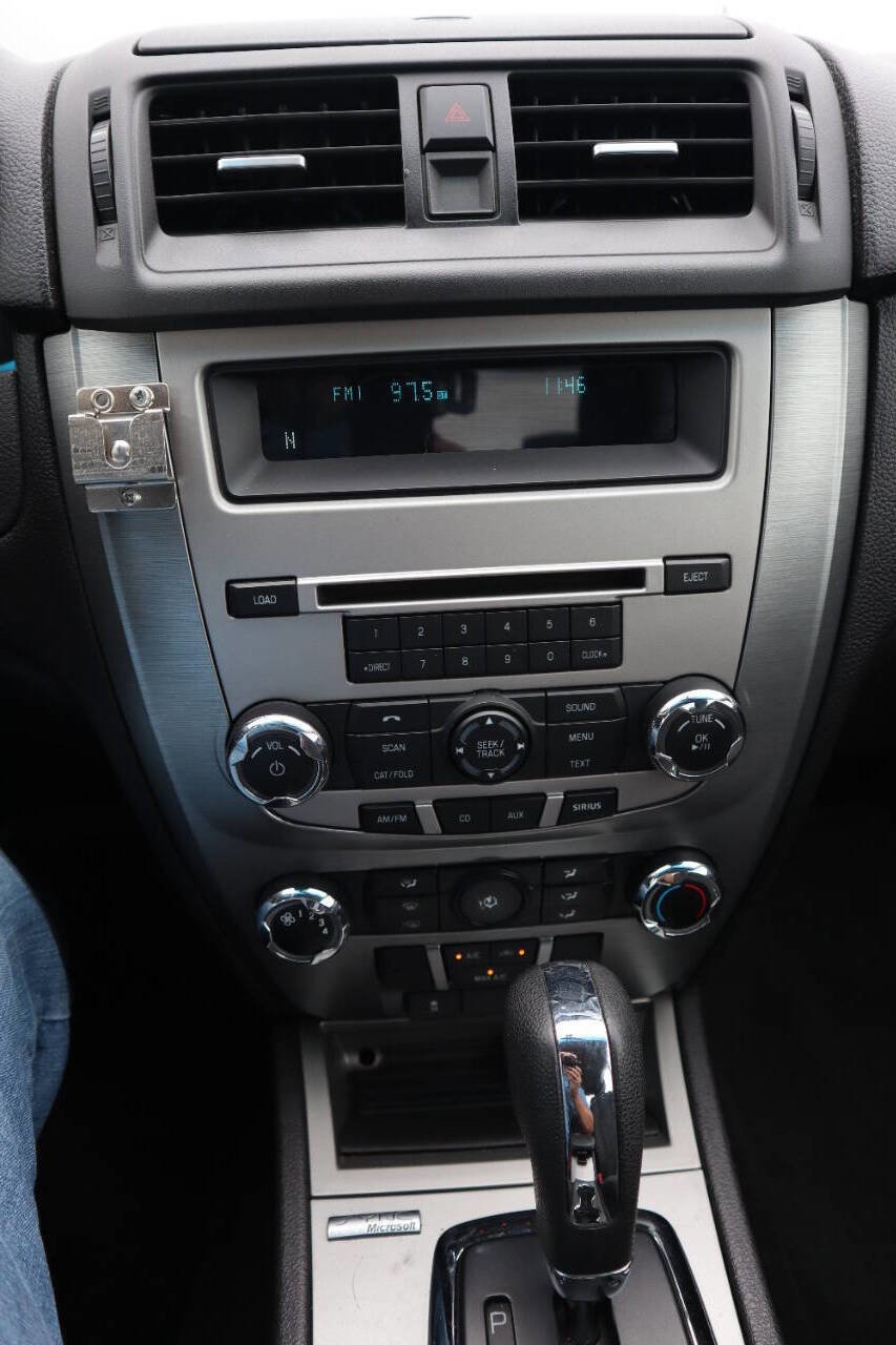 Used 2010 Ford Fusion SE image 30