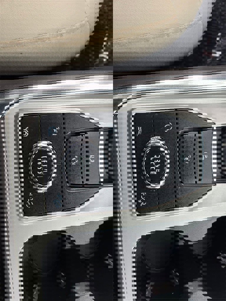 Used 2022 Ford Explorer Platinum w/ Equipment Group 601A image 18