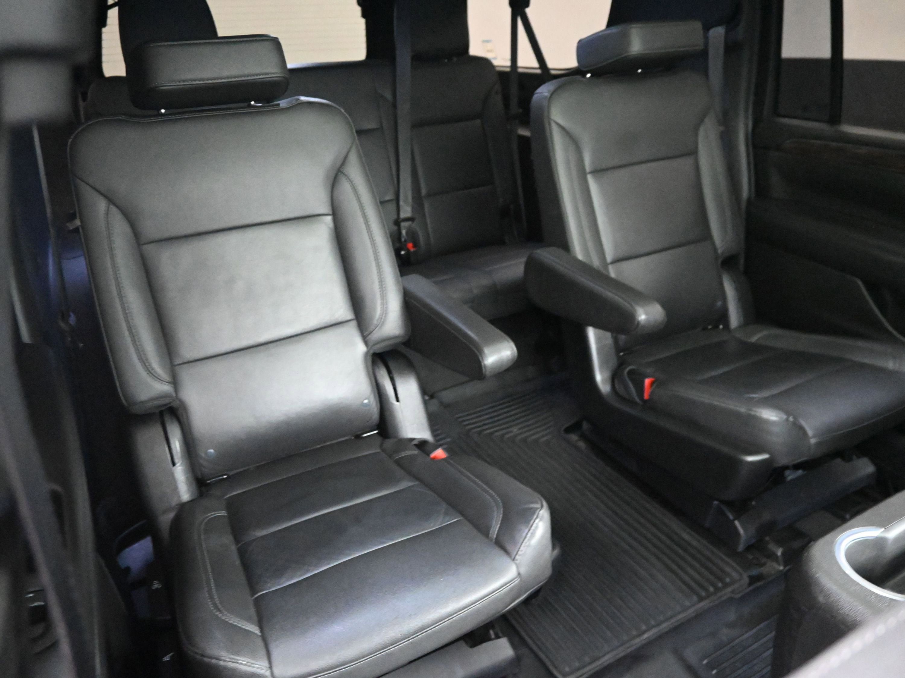 Used 2023 Chevrolet Suburban LT w/ Luxury Package AWD/4WD image 36