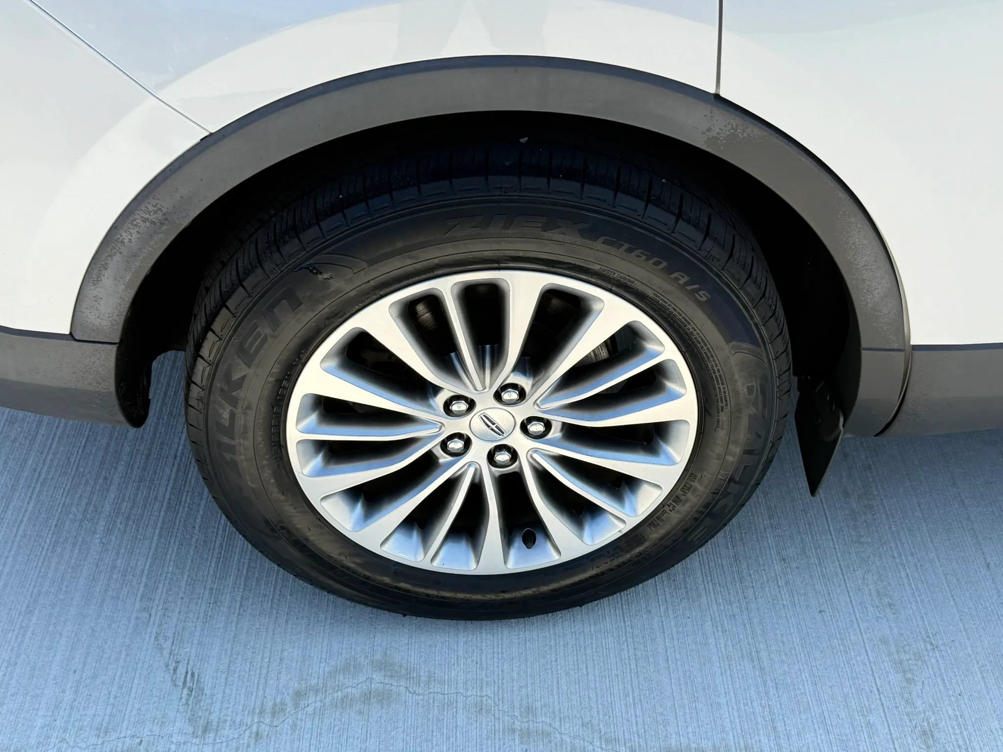Used 2016 Lincoln MKX Select w/ Select Plus Package AWD/4WD image 50