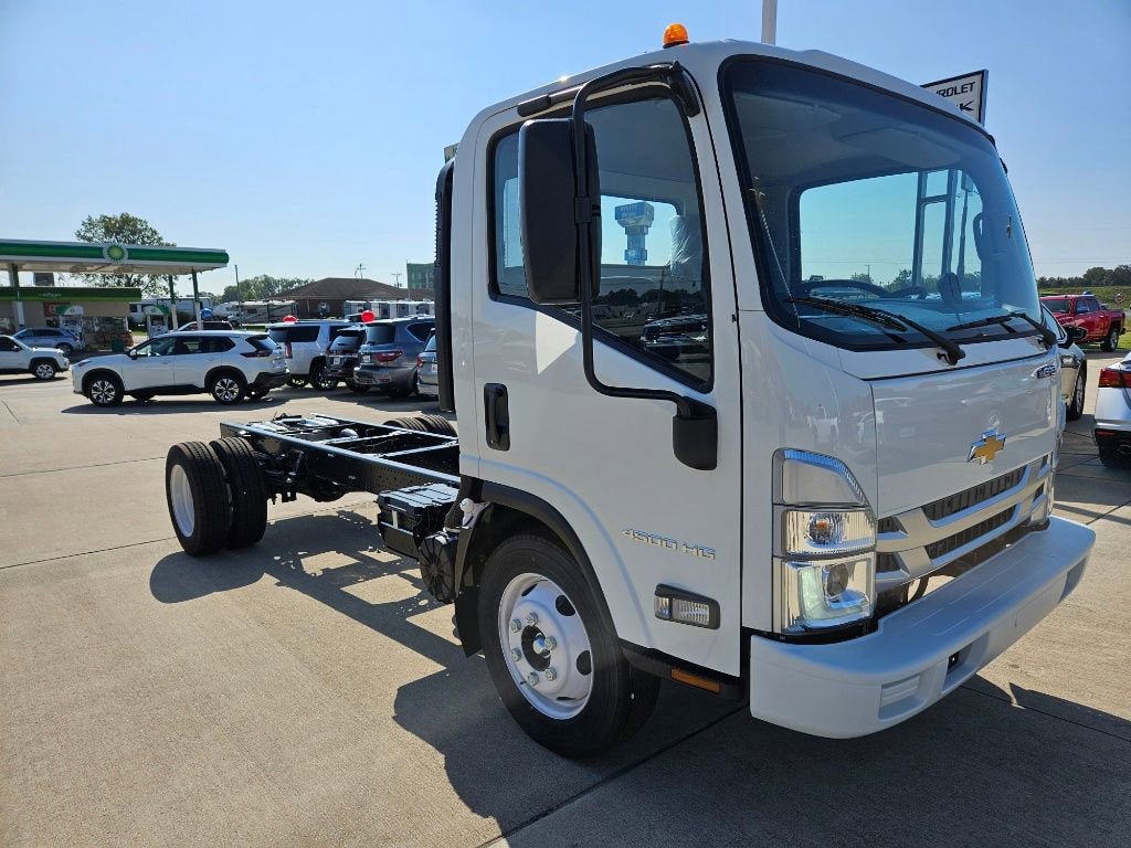 New 2025 Chevrolet Low Cab Forward image 1
