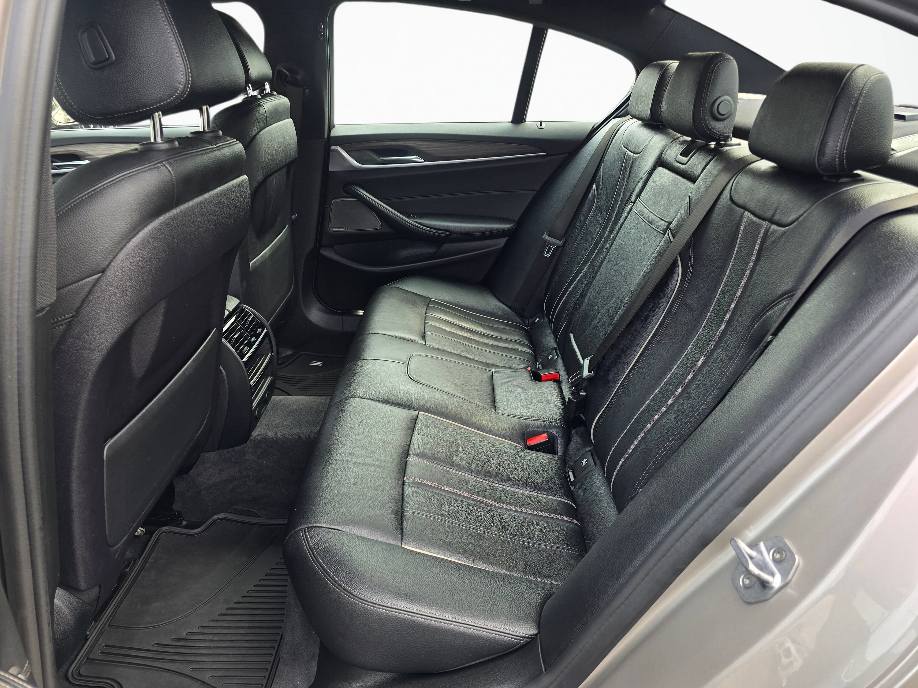 Used 2017 BMW 530i RWD image 17
