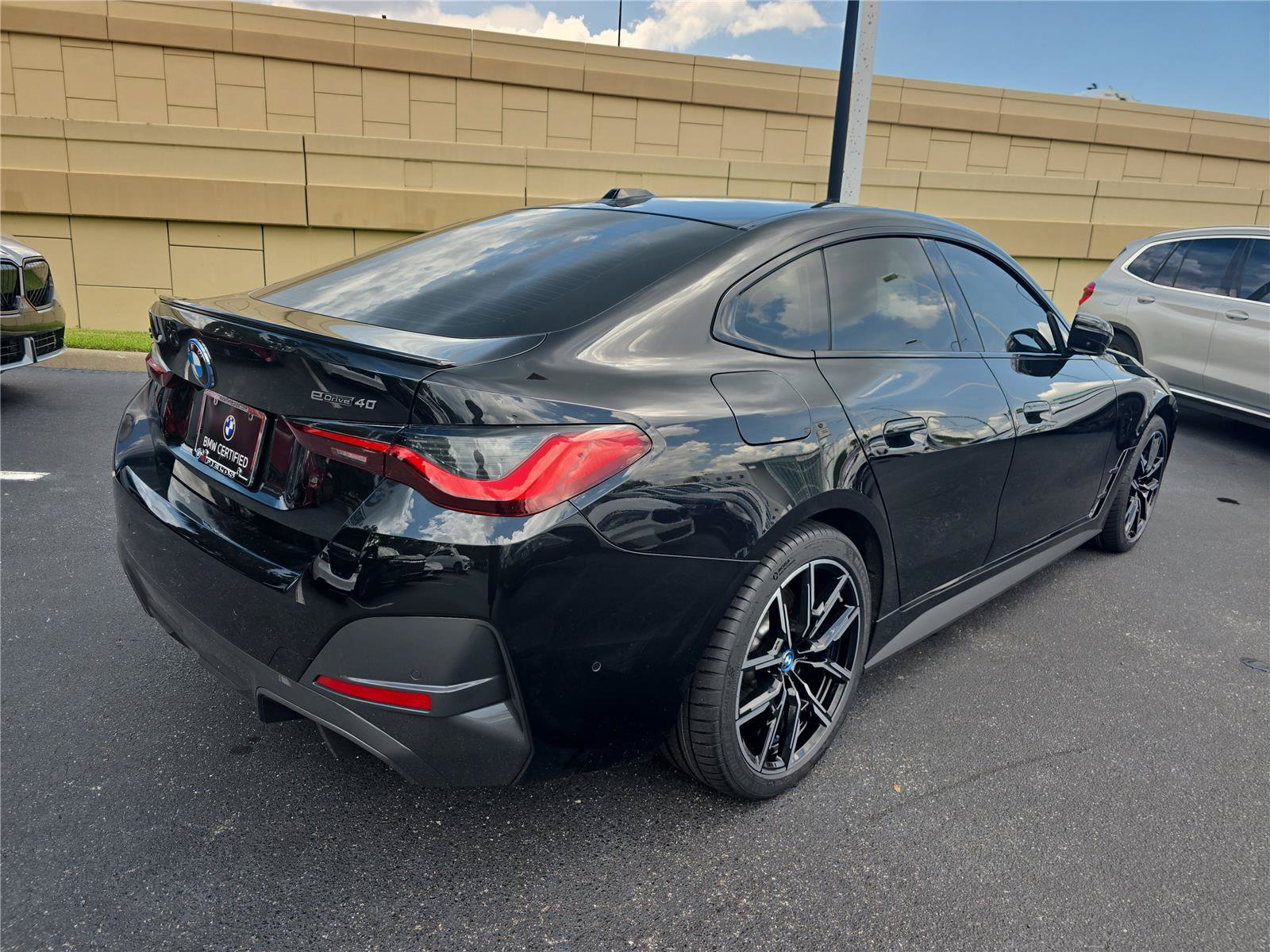 Used 2024 BMW i4 eDrive40 w/ M Sport Package RWD image 2