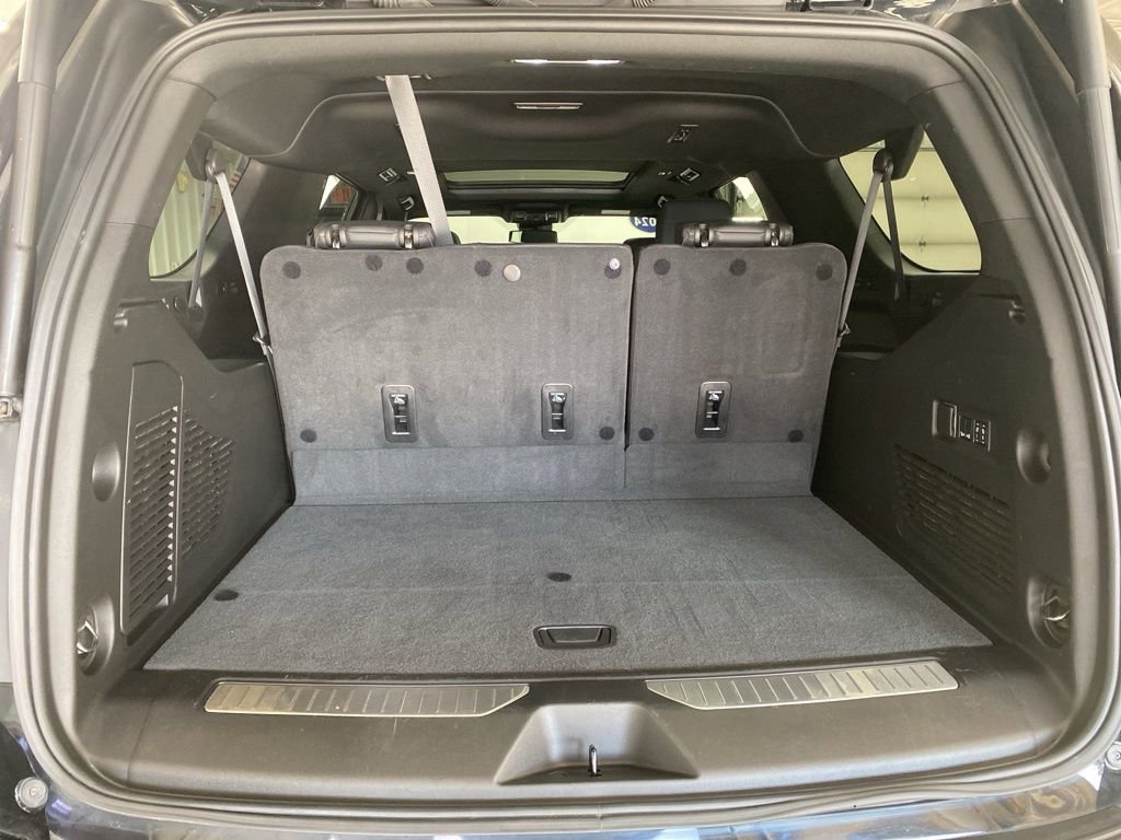 Used 2024 Chevrolet Suburban RST w/ Luxury Package AWD/4WD image 15