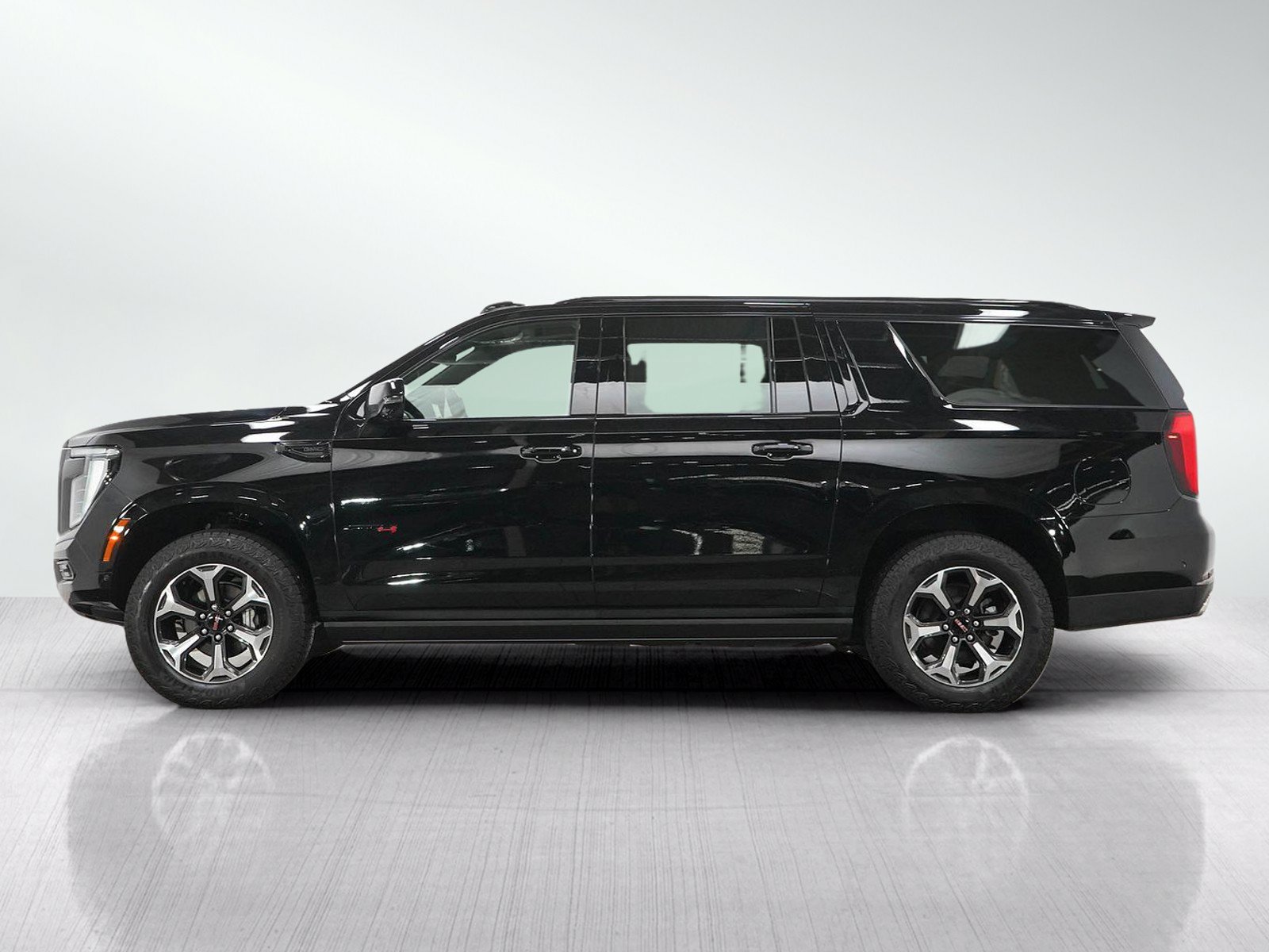 Used 2026 GMC Yukon XL AT4 Ultimate AWD/4WD image 2