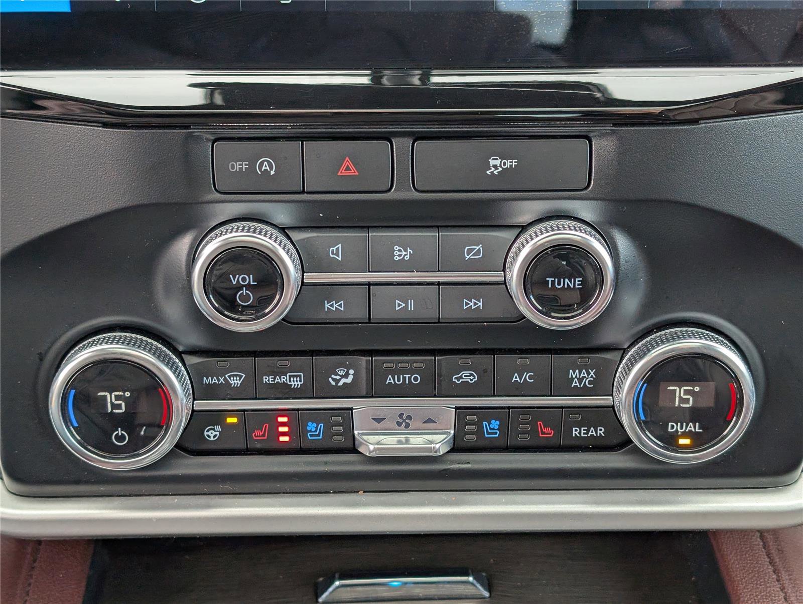 Used 2024 Ford Expedition Limited image 29