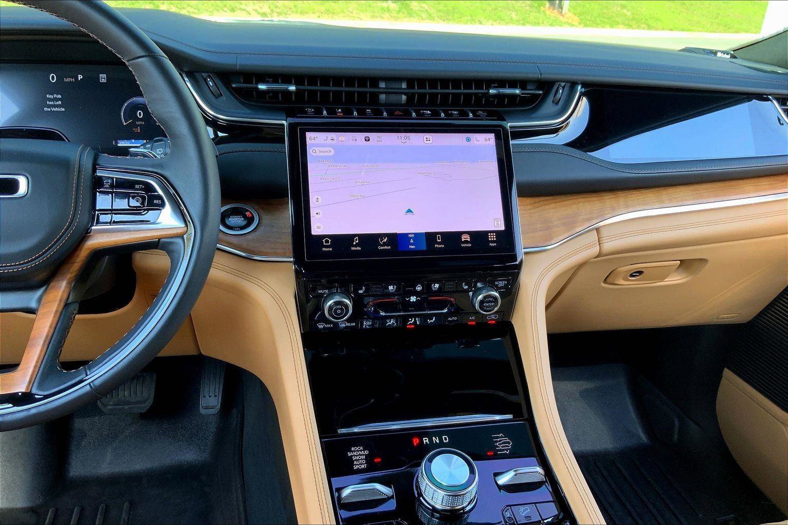 Used 2025 Jeep Grand Cherokee L Summit AWD/4WD image 6