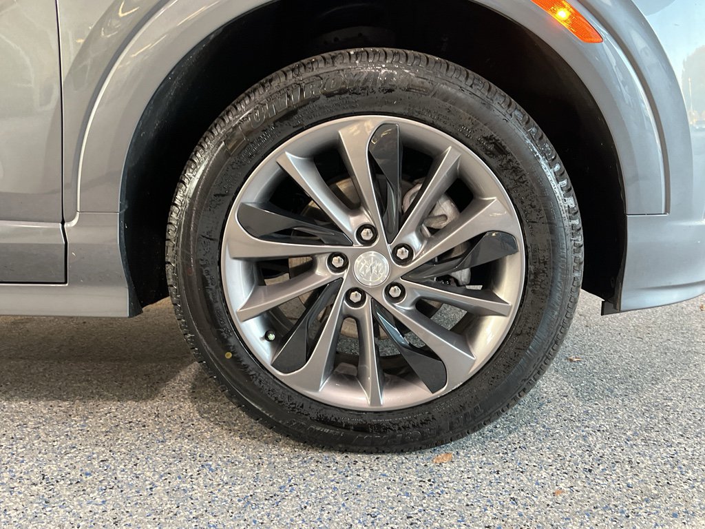 Used 2021 Buick Encore GX Essence w/ Sport Touring Package image 31