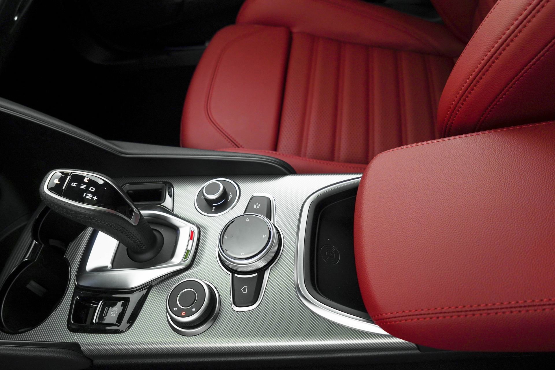 New 2025 Alfa Romeo Giulia w/ Veloce Package Rwd image 46