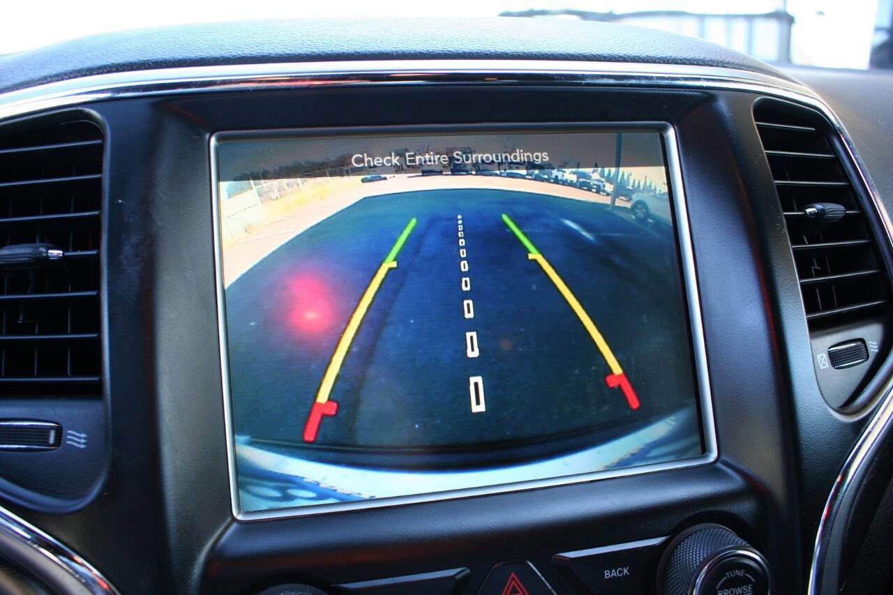 Used 2017 Jeep Grand Cherokee Altitude image 18