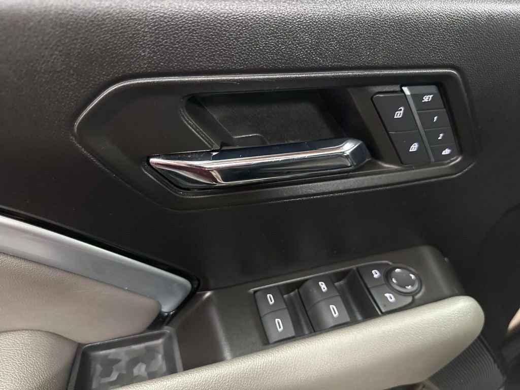 Used 2024 Chevrolet Colorado ZR2 w/ ZR2 Convenience Package III AWD/4WD image 17