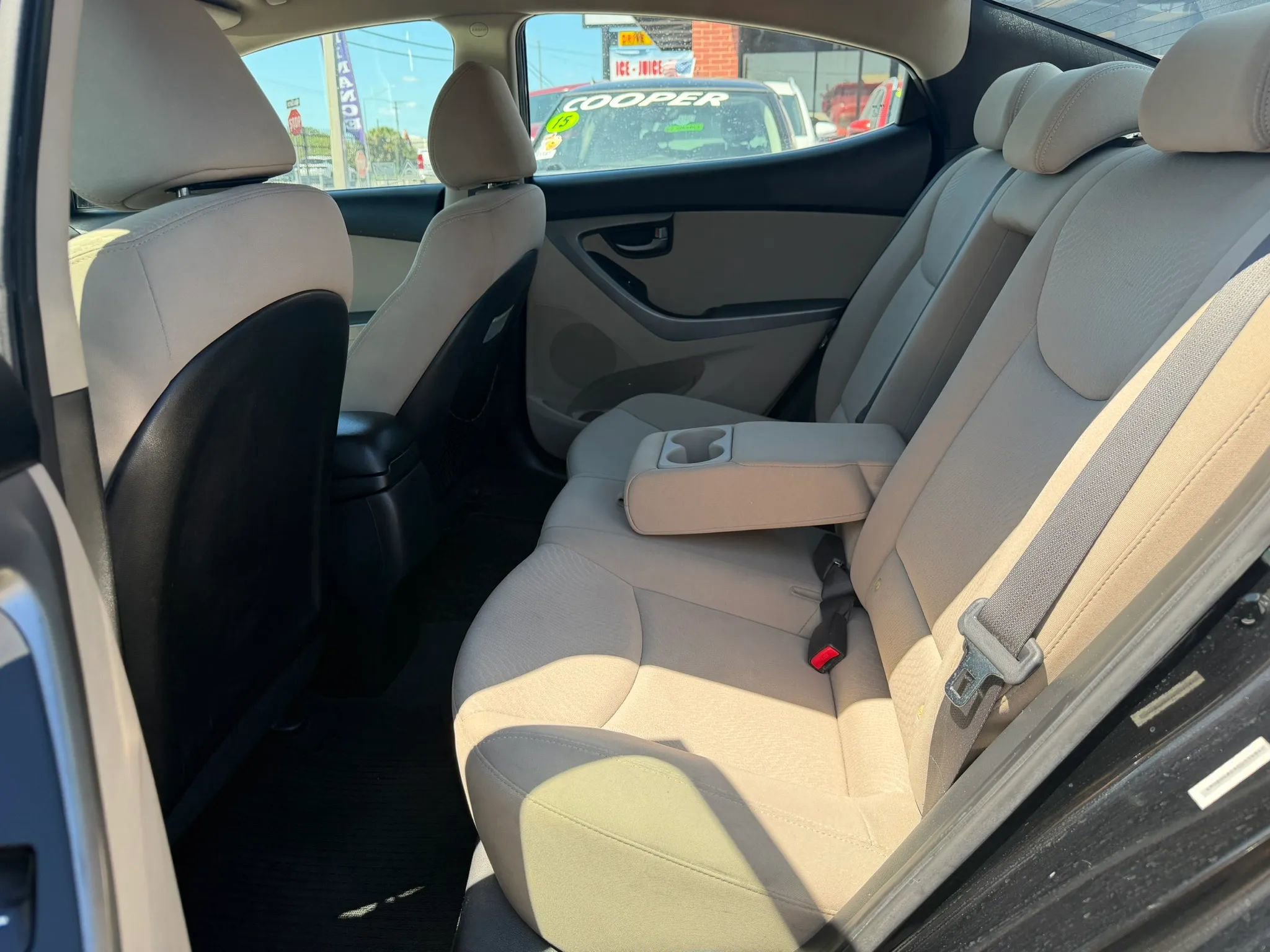 Used 2014 Hyundai Elantra SE w/ Option Group 02 FWD image 12