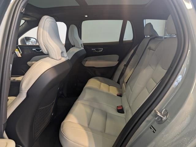 New 2026 Volvo V60 B5 Cross Country Ultra w/ Climate Package image 24