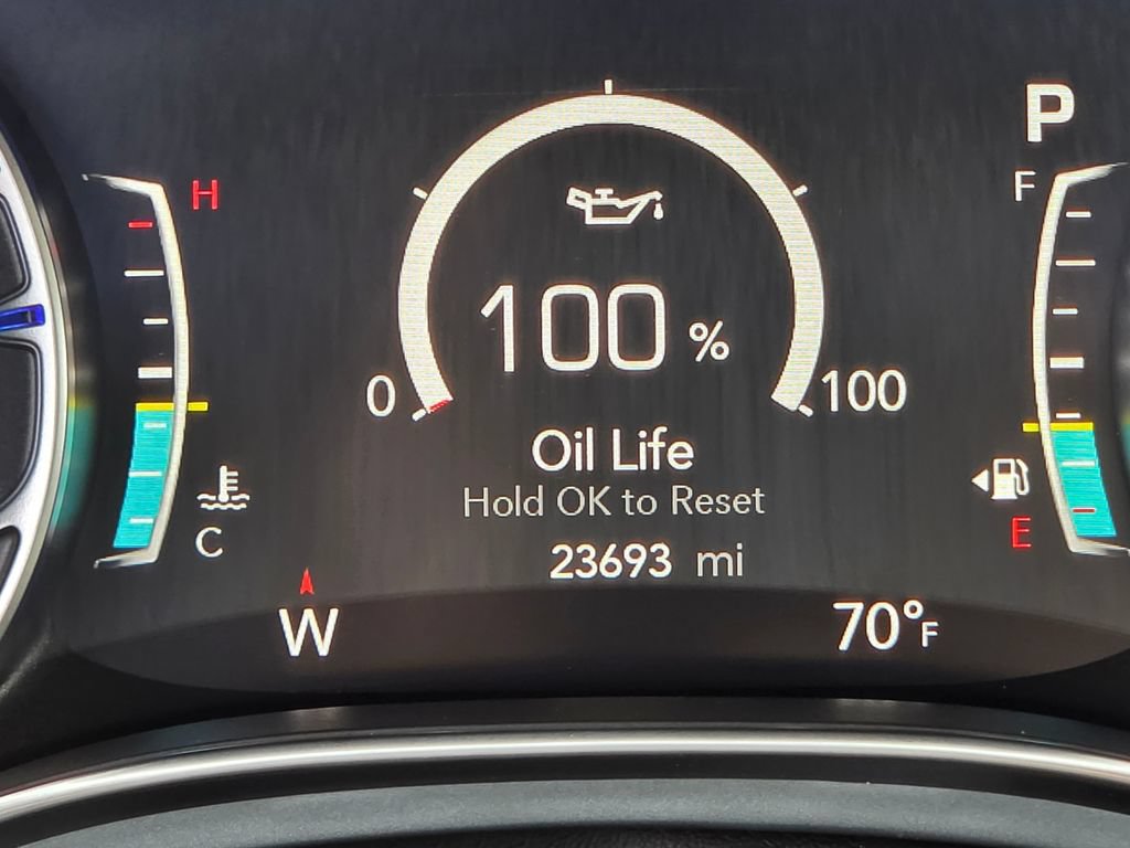 Used 2025 Chrysler Pacifica Limited AWD/4WD image 20